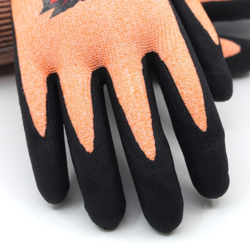 Ett par handskar i kategorin Skärskydd från skydd.com