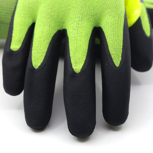 Ett par handskar i kategorin Skärskydd från skydd.com