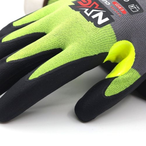 Ett par handskar i kategorin Skärskydd från skydd.com