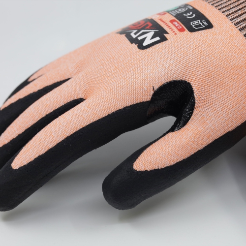 Ett par handskar i kategorin Skärskydd från skydd.com